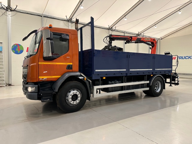 DAF LF 220 Day Cab Dropside Brick Grab