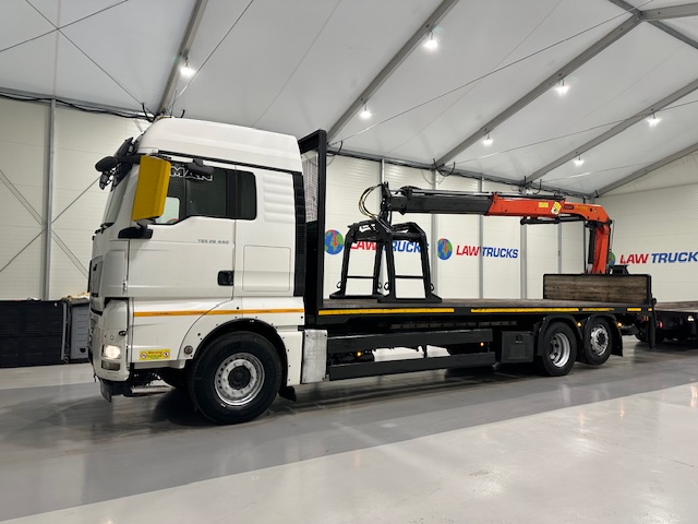 MAN TGX 26.440 6×2 Brick Grab Drawbar