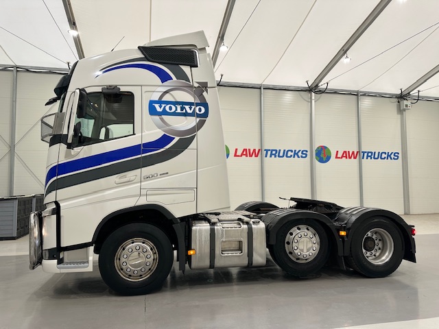 Volvo FH 500 6×2 Tractor Unit Safari Edition