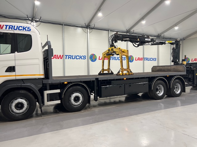 Scania R420 8×2 Rear Lift Brick Grab Drawbar
