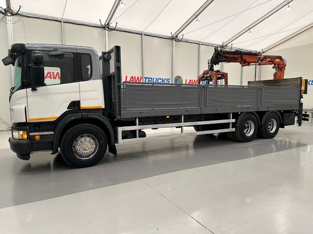 Scania P270 6×2 10 Tyre Flatbed Brick Grab
