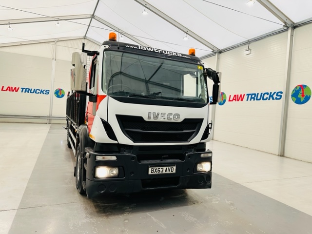 Iveco Stralis 310 6×2 Dropside Brick Grab