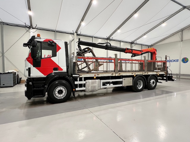 Iveco Stralis 310 6×2 Dropside Brick Grab