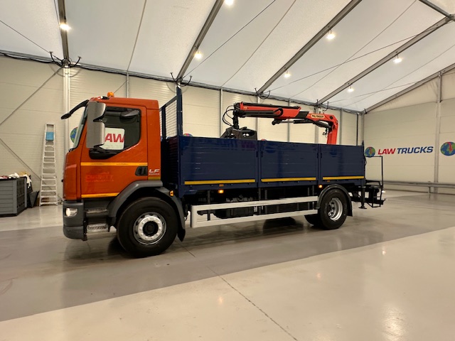 DAF LF 220 Day Cab Dropside Brick Grab
