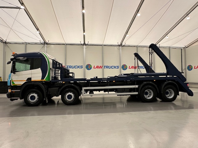 Scania P370 8×4 Sleeper Cab Skip Loader