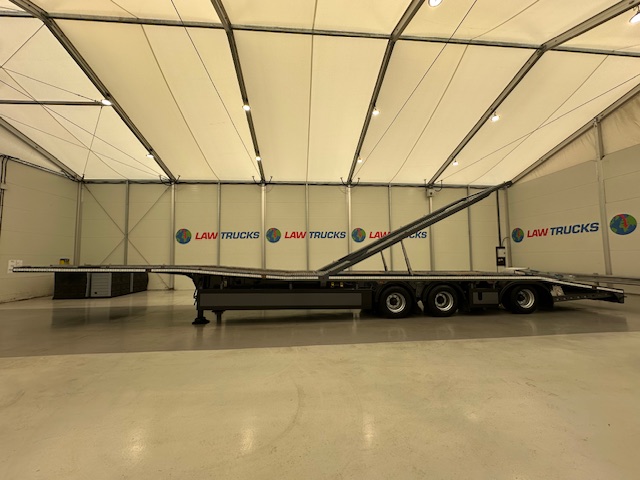 SDC Tri Axle Kicker Vehicle Carrier Lowloader