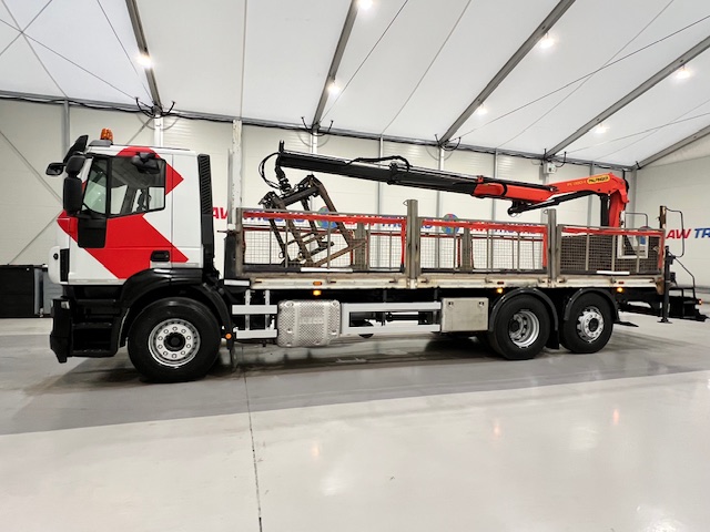 Iveco Stralis 310 6×2 Dropside Brick Grab