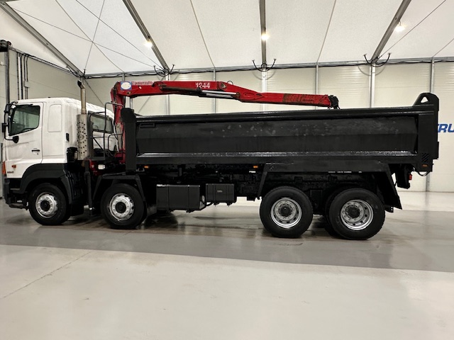 Hino 700 3241 8×4 Sleeper Cab Steel Tipper Grab