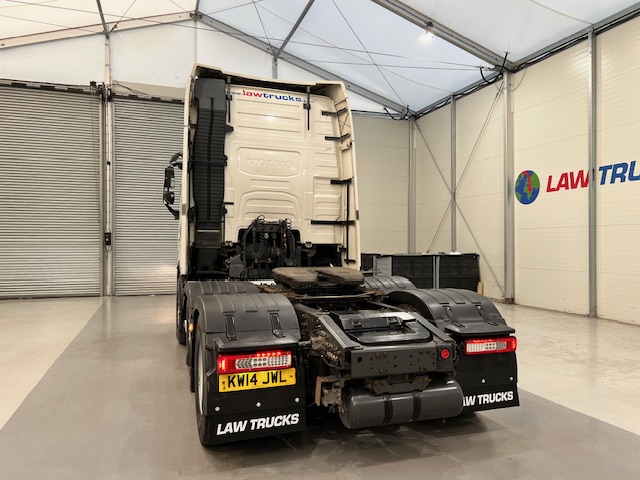Volvo FH 500 6×2 Sleeper Cab Tractor Unit