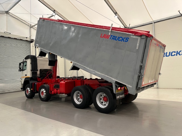 Volvo FM 380 8×4 Day Cab Tipper