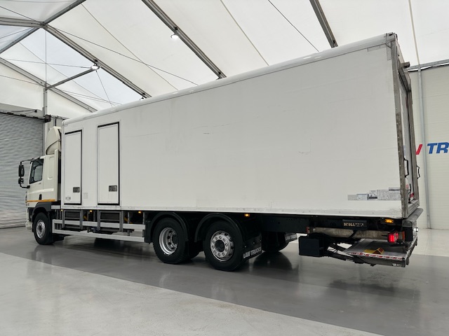 DAF CF 370 6×2 Sleeper Cab Fridge Box