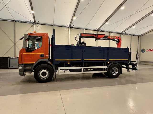 DAF LF 220 Day Cab Dropside Brick Grab