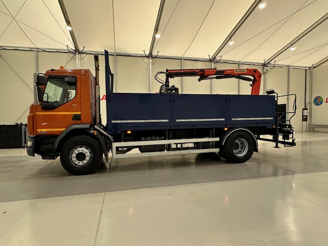 DAF LF 220 Day Cab Dropside Brick Grab