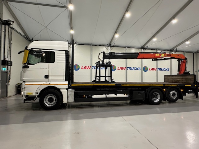 MAN TGX 26.440 6×2 Brick Grab Drawbar