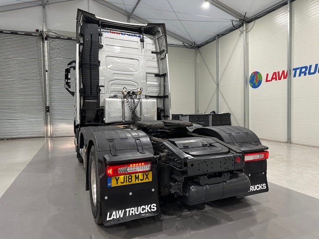 Volvo FH 500 6×2 Midlift Tractor Unit PTO