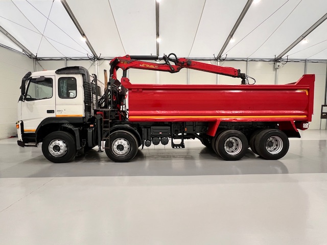 Volvo FM 400 8×4 Steel Tipper Grab Manual