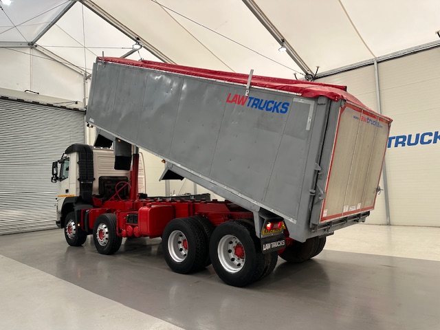 Volvo FM 380 8×4 Day Cab Tipper