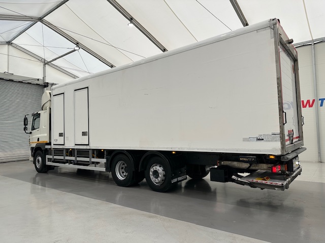 DAF CF 370 6×2 Sleeper Cab Fridge Box