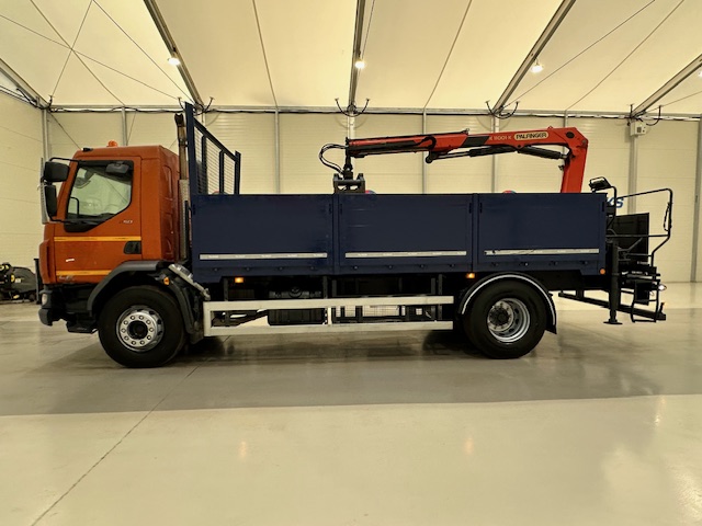 DAF LF 220 Day Cab Dropside Brick Grab