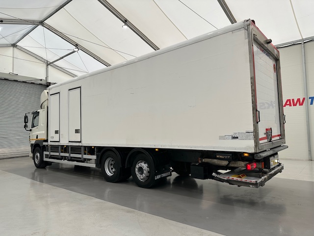 DAF CF 370 6×2 Sleeper Cab Fridge Box