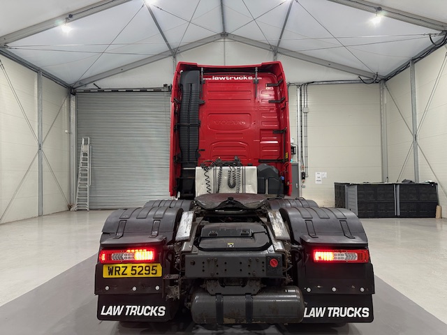 Volvo FH 500 6×2 Sleeper Cab Tractor Unit
