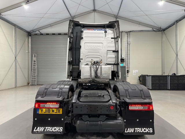 Volvo FH 500 6×2 Midlift Tractor Unit PTO