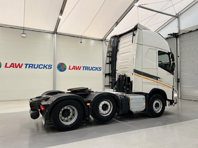 Volvo FH 500 6×2 Sleeper Cab Tractor Unit