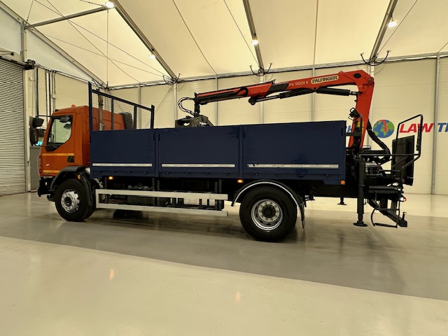 DAF LF 220 Day Cab Dropside Brick Grab