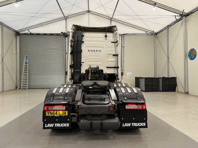 Volvo FH 500 6×2 Tractor Unit Safari Edition