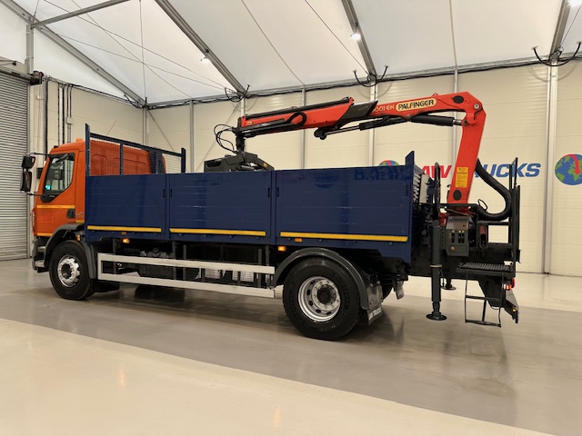 DAF LF 220 Day Cab Dropside Brick Grab