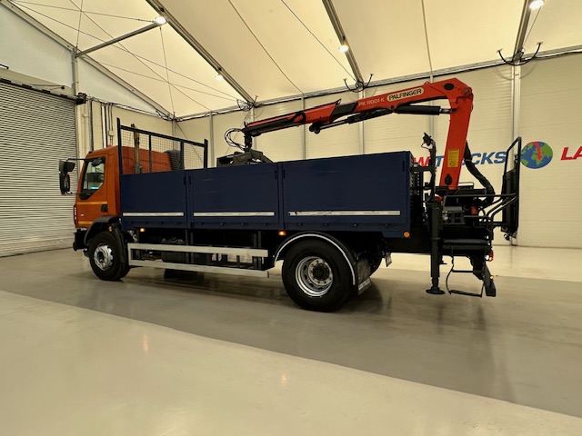DAF LF 220 Day Cab Dropside Brick Grab