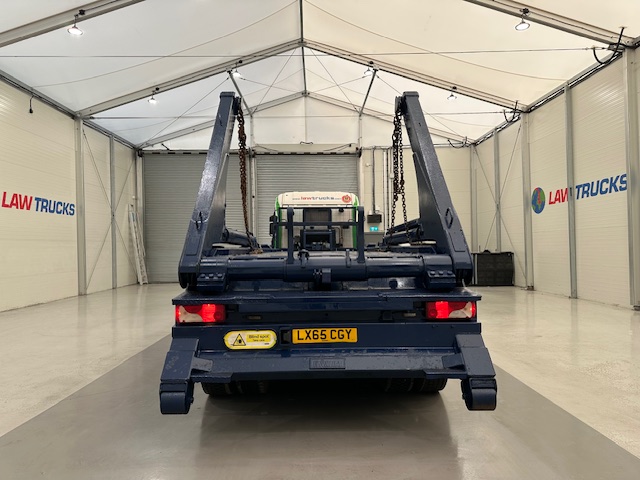 Scania P370 8×4 Sleeper Cab Skip Loader