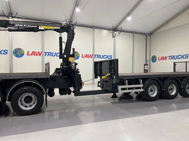 Scania R420 8×2 Rear Lift Brick Grab Drawbar