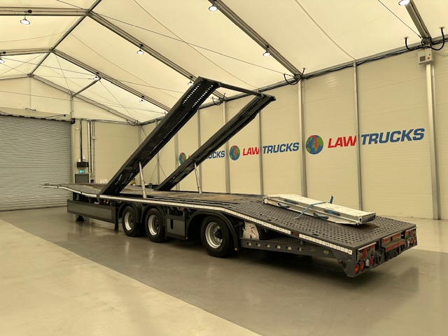 SDC Tri Axle Kicker Vehicle Carrier Lowloader