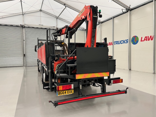 Iveco Stralis 310 6×2 Dropside Brick Grab