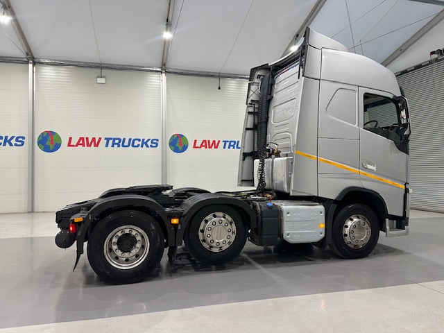 Volvo FH 500 6×2 Midlift Tractor Unit PTO