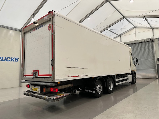 DAF CF 370 6×2 Sleeper Cab Fridge Box