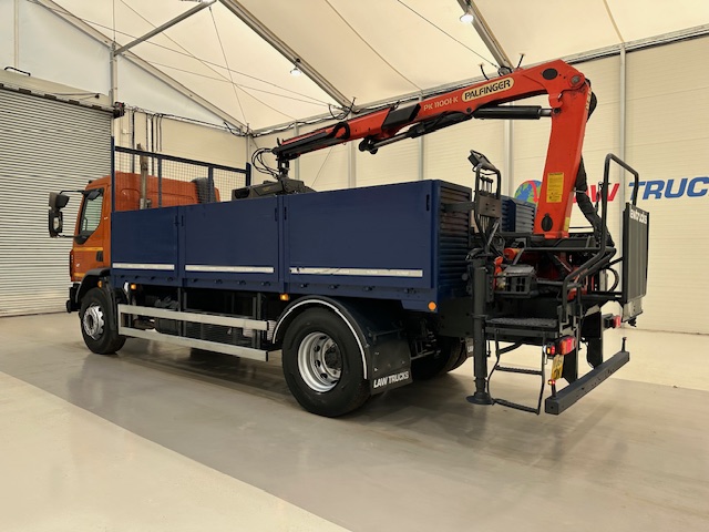 DAF LF 220 Day Cab Dropside Brick Grab