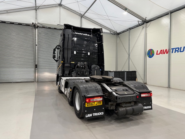 Volvo FH 500 6×2 Midlift Tractor Unit