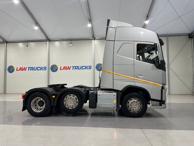 Volvo FH 500 6×2 Midlift Tractor Unit PTO