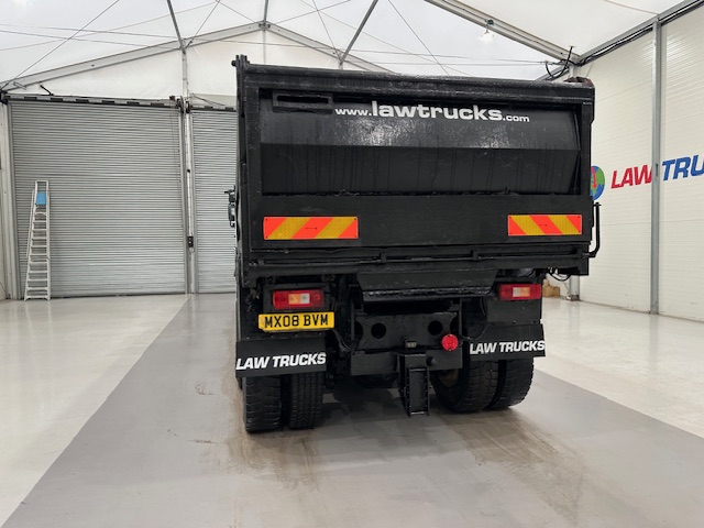 Hino 700 3241 8×4 Sleeper Cab Steel Tipper Grab