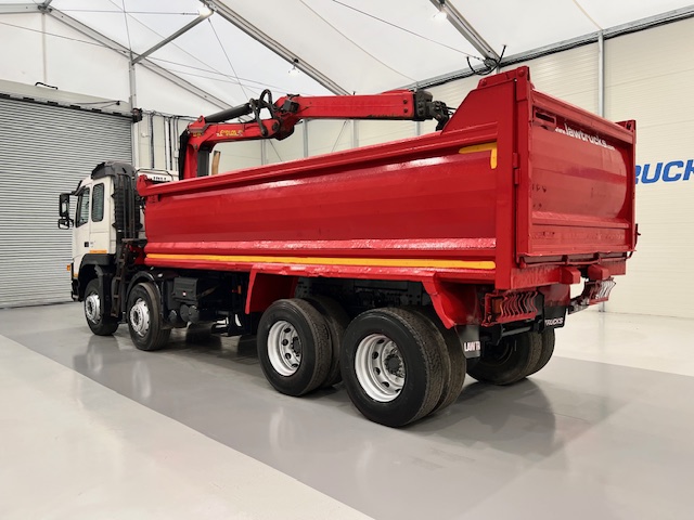 Volvo FM 400 8×4 Steel Tipper Grab Manual