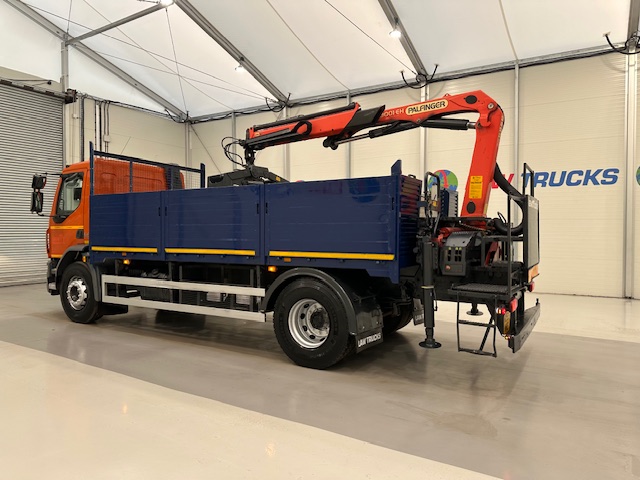 DAF LF 220 Day Cab Dropside Brick Grab