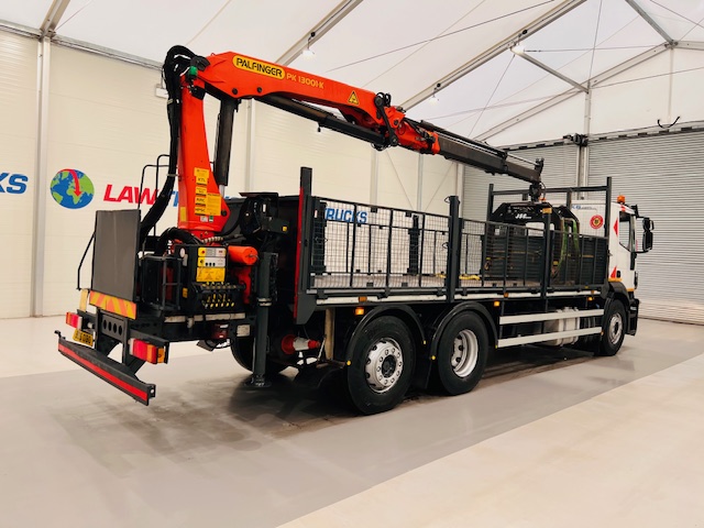 Iveco Stralis 310 Euro 6 6×2 Dropside Brick Grab