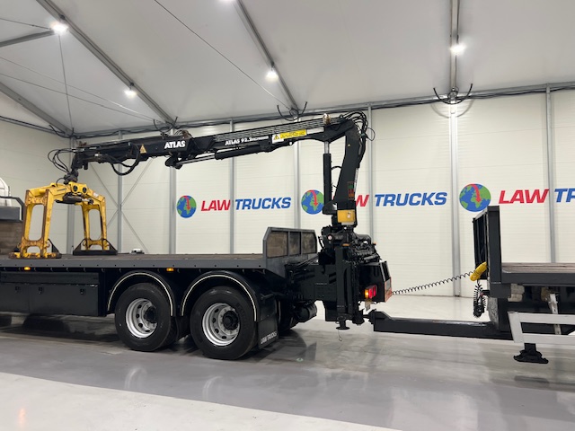 Scania R420 8×2 Rear Lift Brick Grab Drawbar