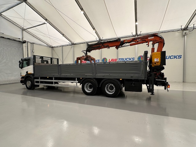 Scania P270 6×2 10 Tyre Flatbed Brick Grab
