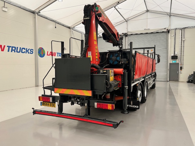 Iveco Stralis 310 6×2 Dropside Brick Grab
