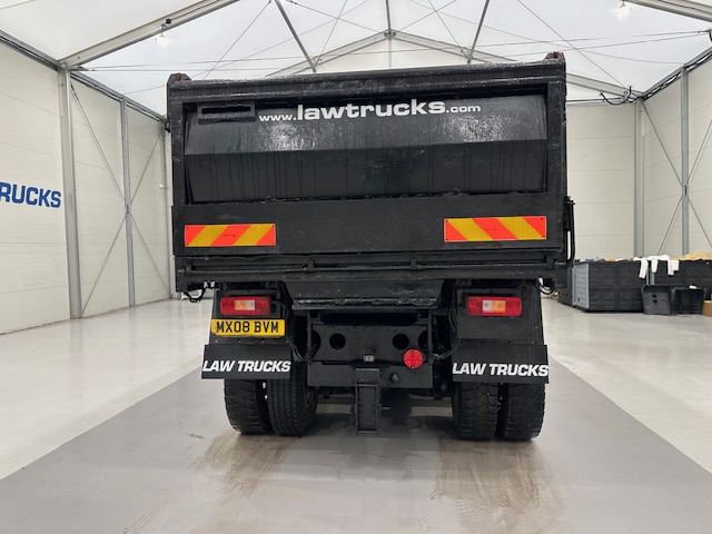 Hino 700 3241 8×4 Sleeper Cab Steel Tipper Grab