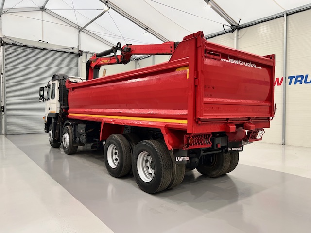 Volvo FM 400 8×4 Steel Tipper Grab Manual