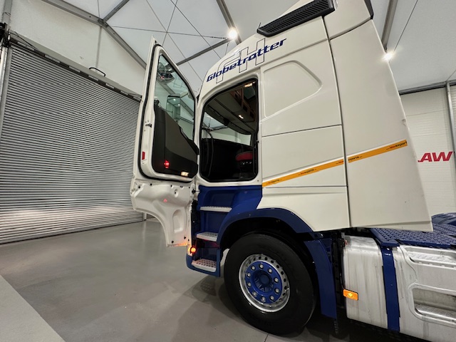 Volvo FH 500 6×2 Midlift Tractor Unit